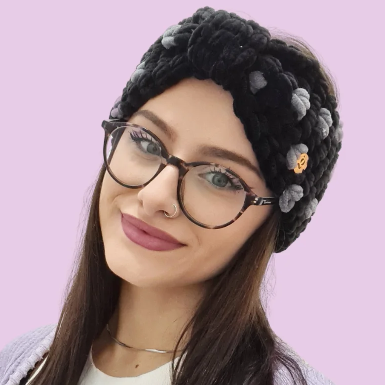 černá zimní pletená čelenka